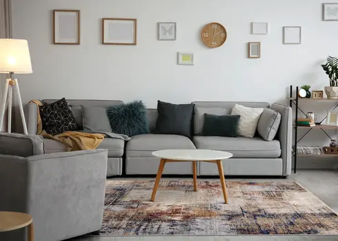 5' X 8' Cream And Blue Area Rug