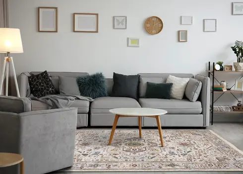 5' X 8' Cream And Blue Area Rug