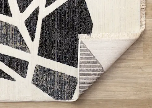 8' X 10' Cream And Black Area Rug