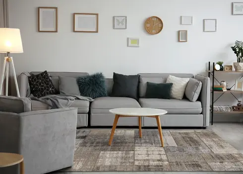 5' X 8' Gray And Cream Abstract Area Rug