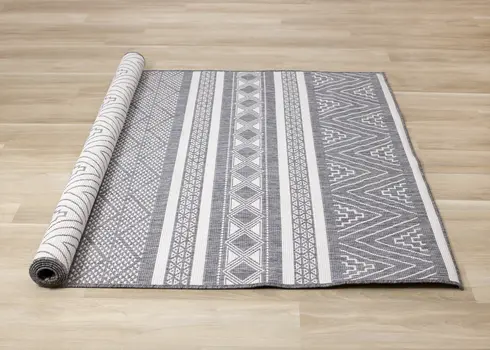 7' X 10' Gray And White Tribal Area Rug