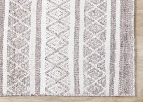 5' X 8' Cream And Gray Geometric Hand Woven Area Rug