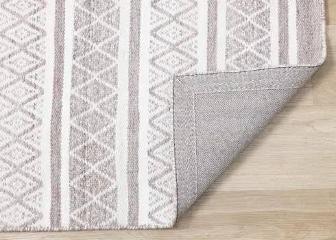 5' X 8' Cream And Gray Geometric Hand Woven Area Rug