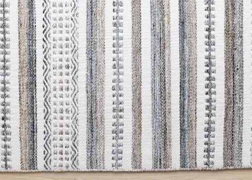5' X 8' White And Gray Striped Hand Woven Area Rug