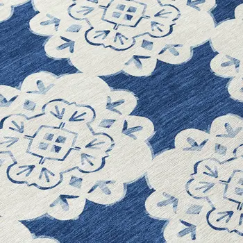 5' X 8' Navy Blue And Ivory Quatrefoil Washable Indoor Outdoor Area Rug