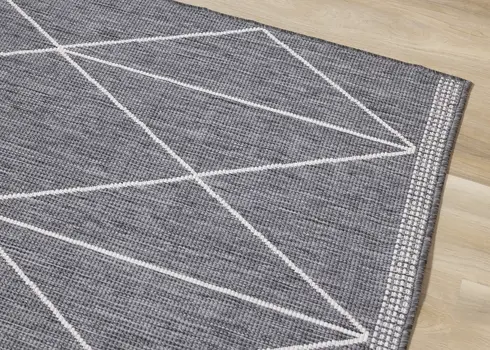 5' X 8' Gray And White Geometric Area Rug