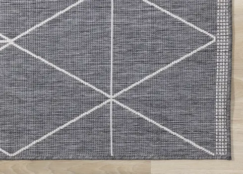 5' X 8' Gray And White Geometric Area Rug