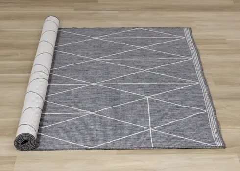 5' X 8' Gray And White Geometric Area Rug