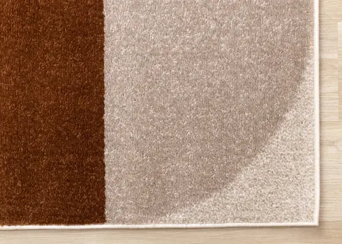 5' X 8' Cream And Red Geometric Area Rug