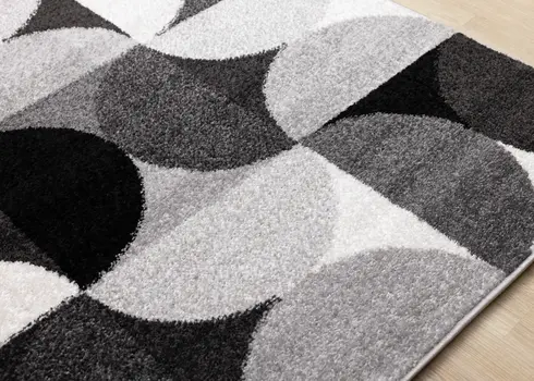 5' X 8' Gray And Black Geometric Area Rug
