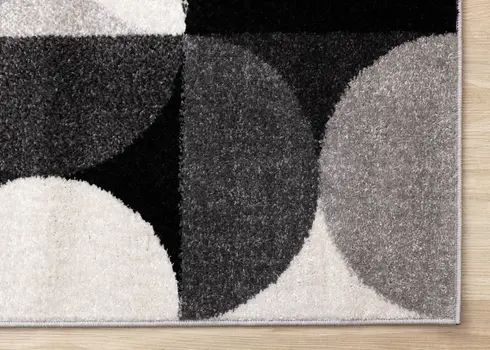5' X 8' Gray And Black Geometric Area Rug