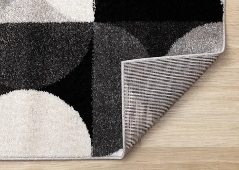 5' X 8' Gray And Black Geometric Area Rug