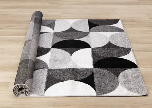 5' X 8' Gray And Black Geometric Area Rug