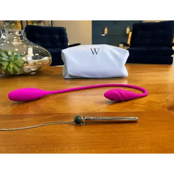 Flora Dual Head Vibrator X Minerva Vibrating Jewelry Piece