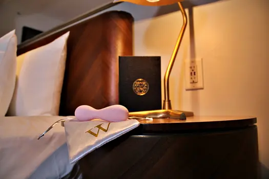 Juno Moneta: The Mini Magic Wand