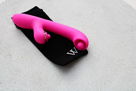 Aria - The Vibrating Balls Massager