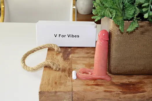 Saturn Penis Extender: Enhanced Pleasure with Vibrating Bullet