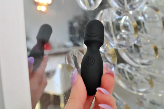 Mater - The Tiny Vibrator