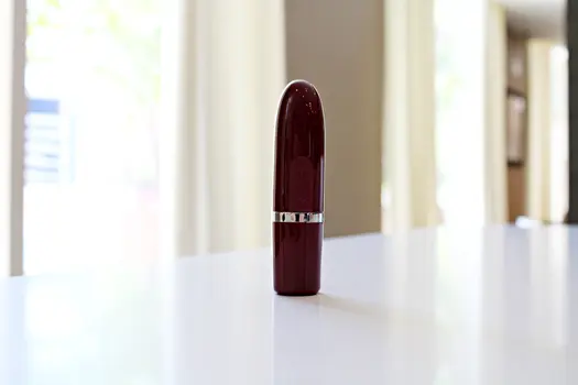 Edesia - The Lipstick Vibrator