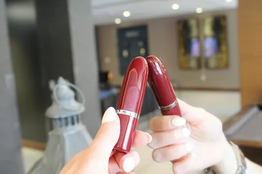 Edesia - The Lipstick Vibrator