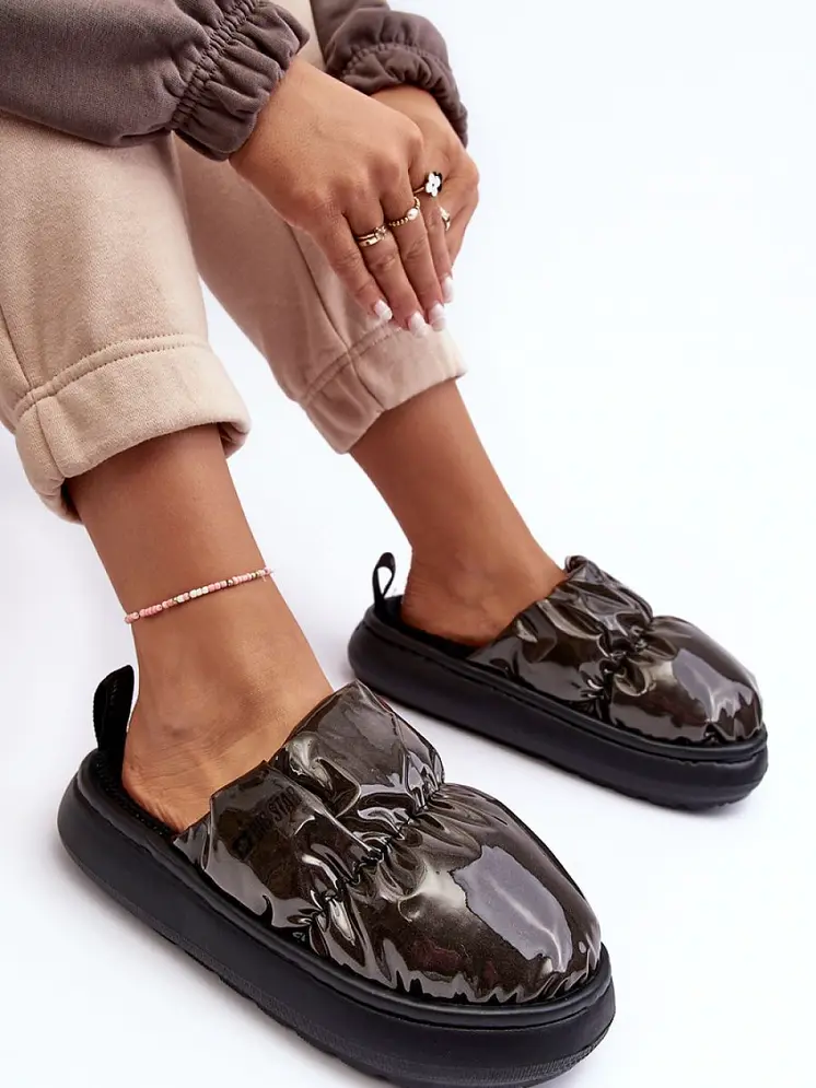 Slippers model 188674 Step in style