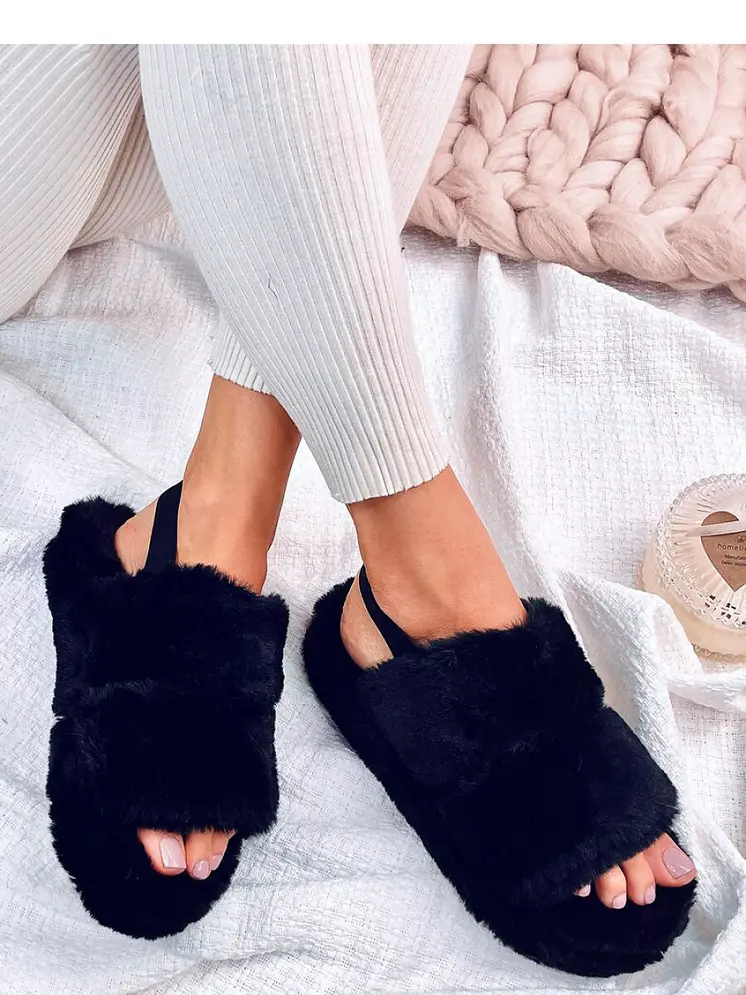 Slippers model 190361 Inello