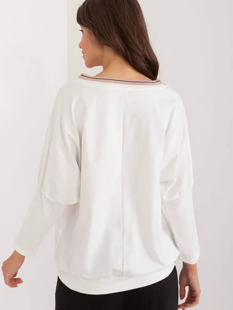 Blouse model 197459 Relevance