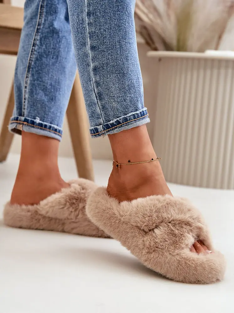 Slippers model 199896 Step in style