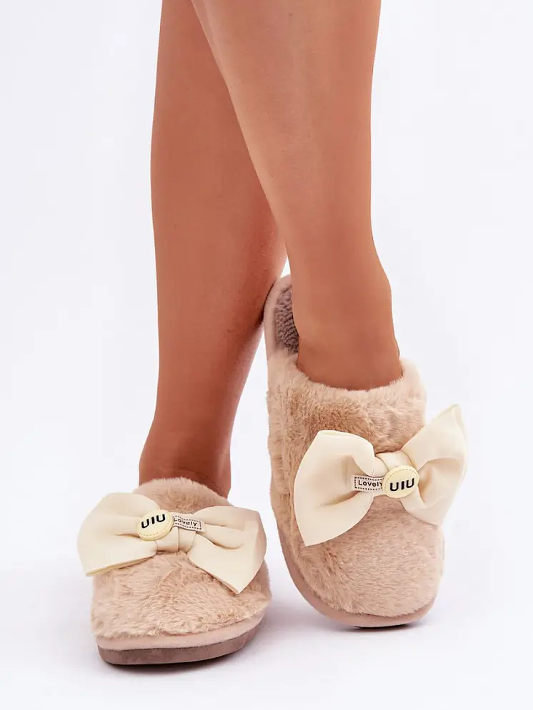 Slippers model 204928 Step in style