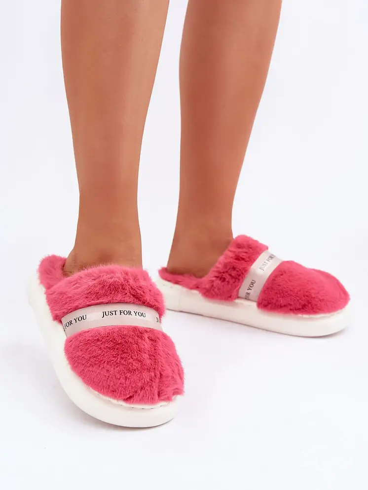 Slippers model 204934 Step in style