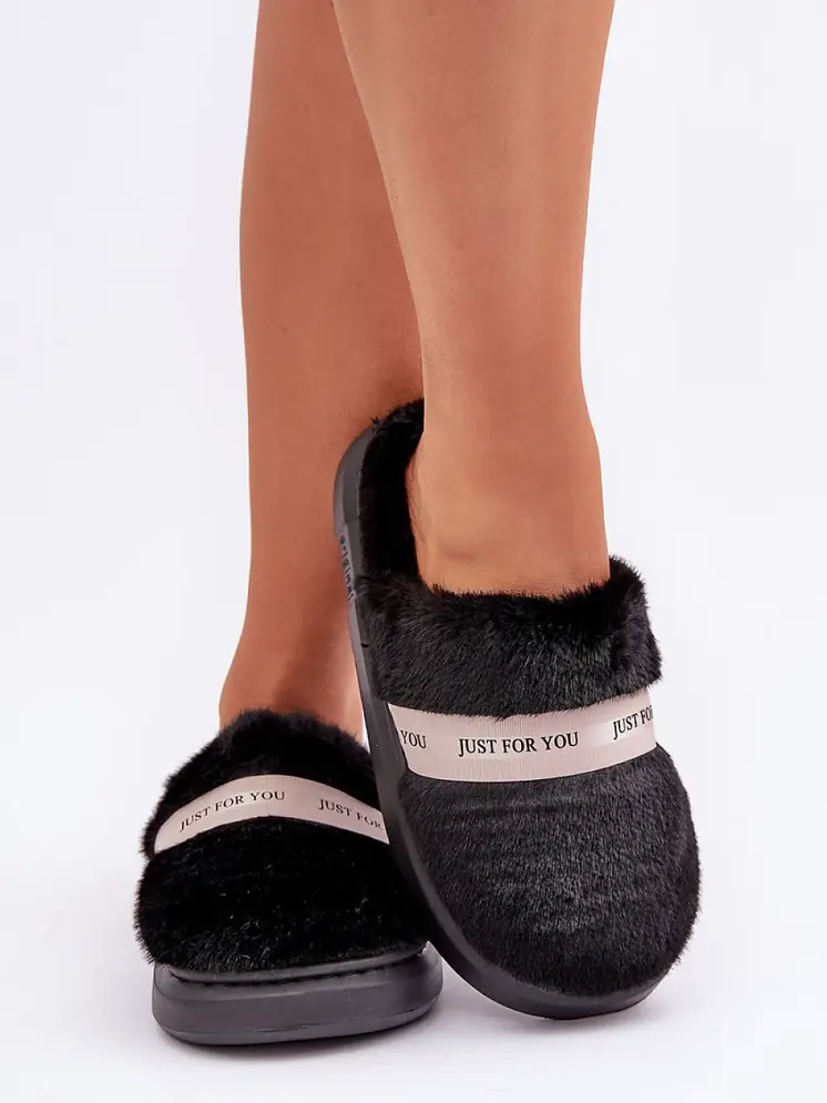 Slippers model 204935 Step in style