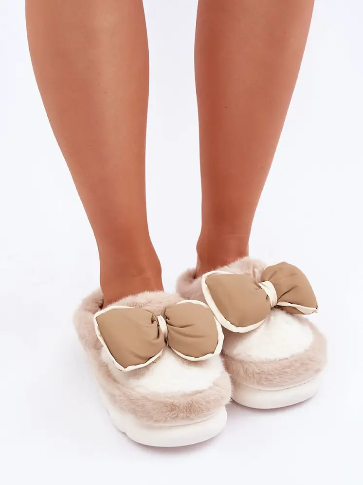 Slippers model 204945 Step in style