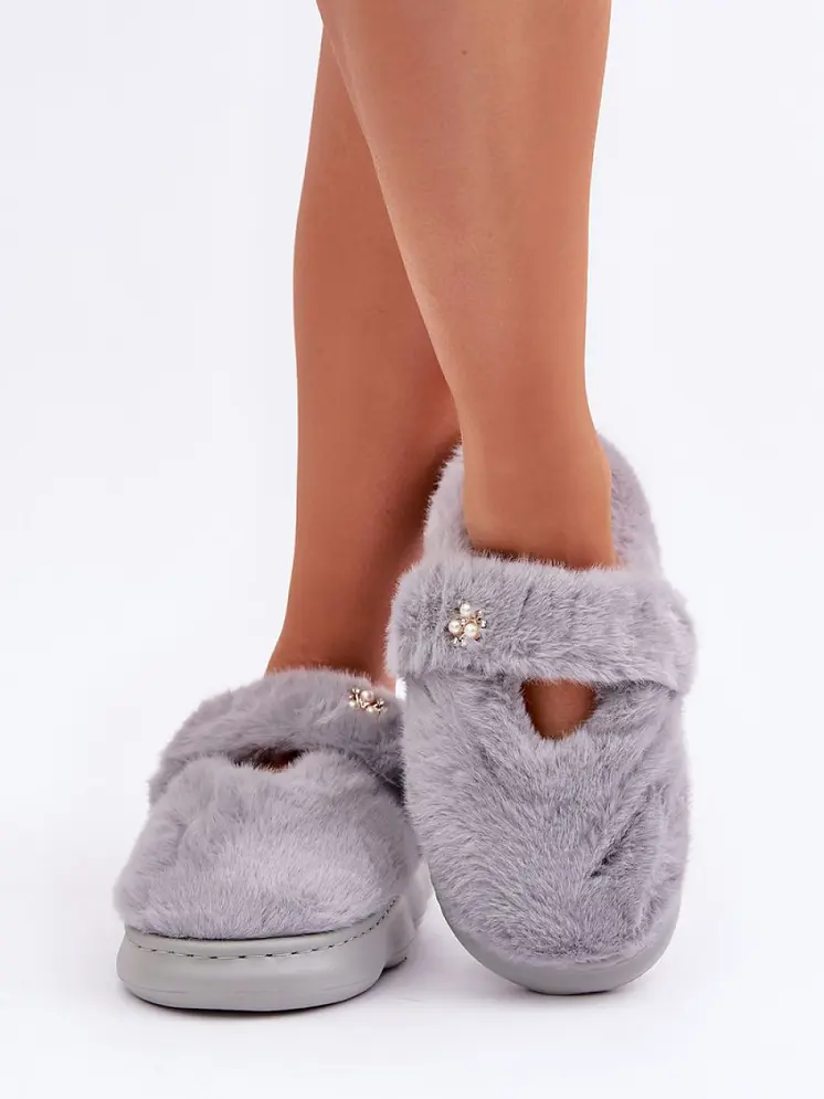 Slippers model 204950 Step in style