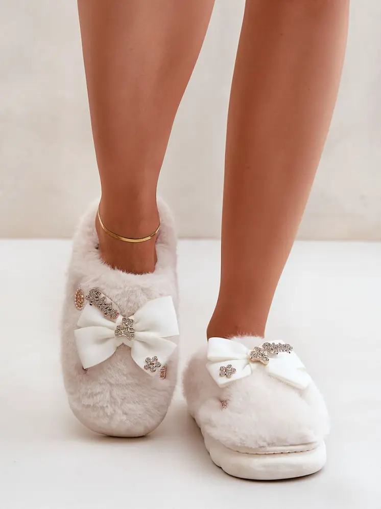 Slippers model 204960 Step in style