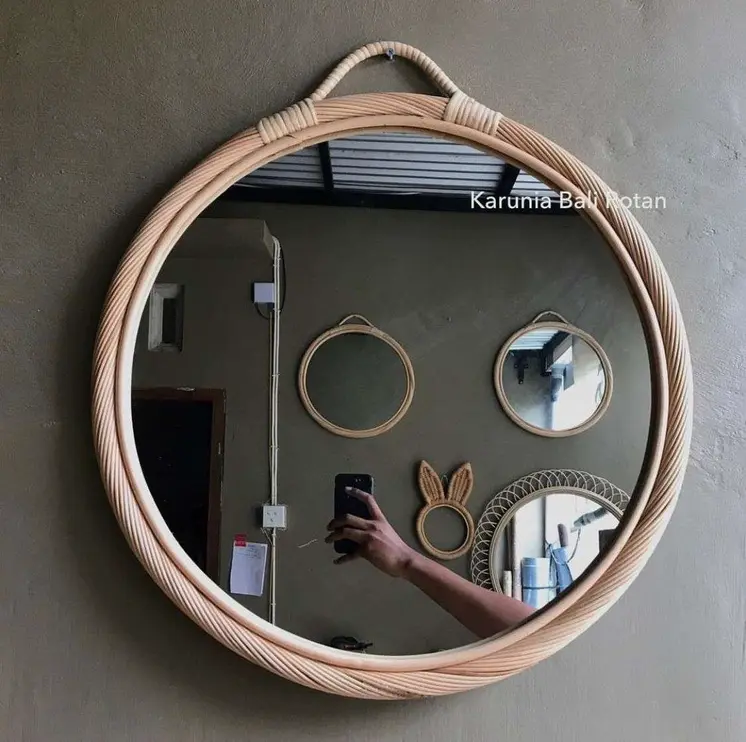 Round Rattan Mirror