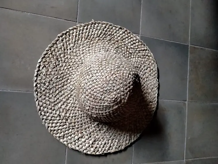 Handwoven Natural Fiber Hats – Mendong & Nipah Straw Hats from Bali