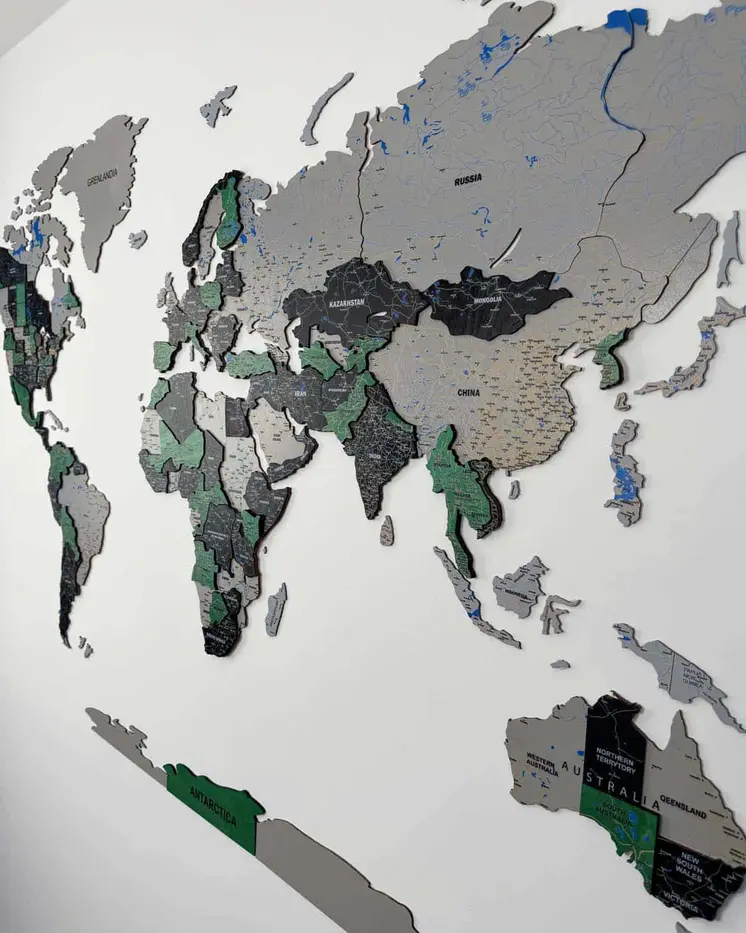 Premium 3d world map made of wood | FOREST Birdywing®