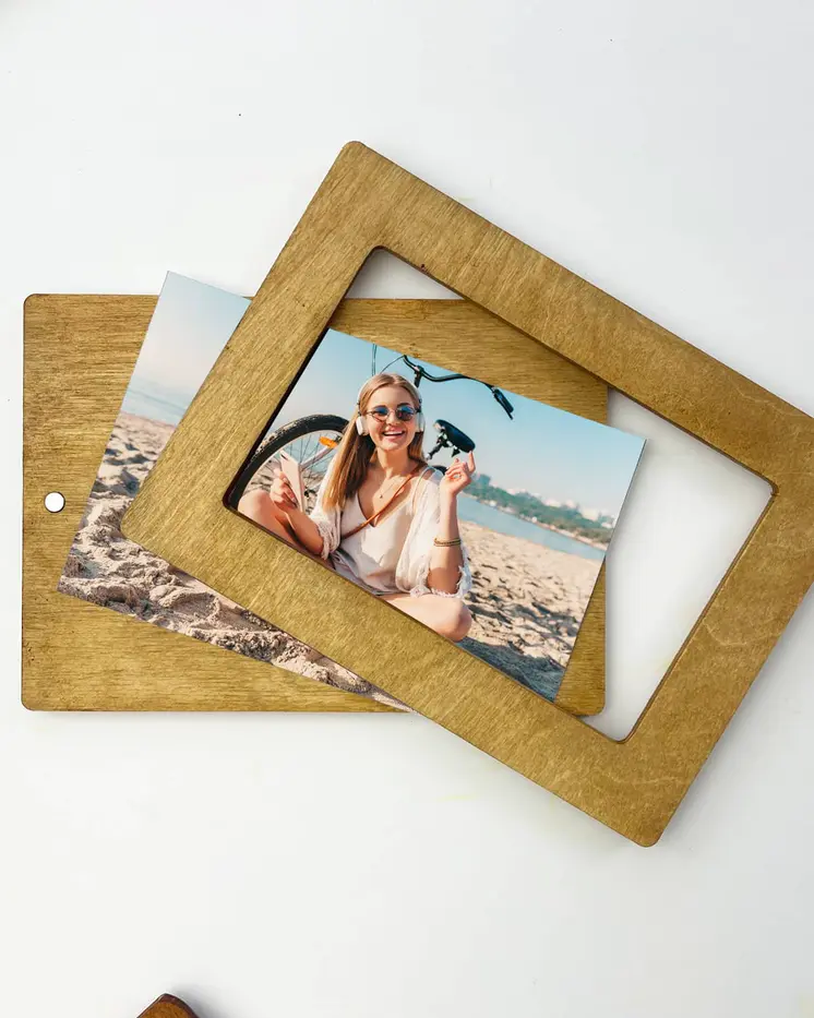 Magnetic World Map Photo Frames for Wall