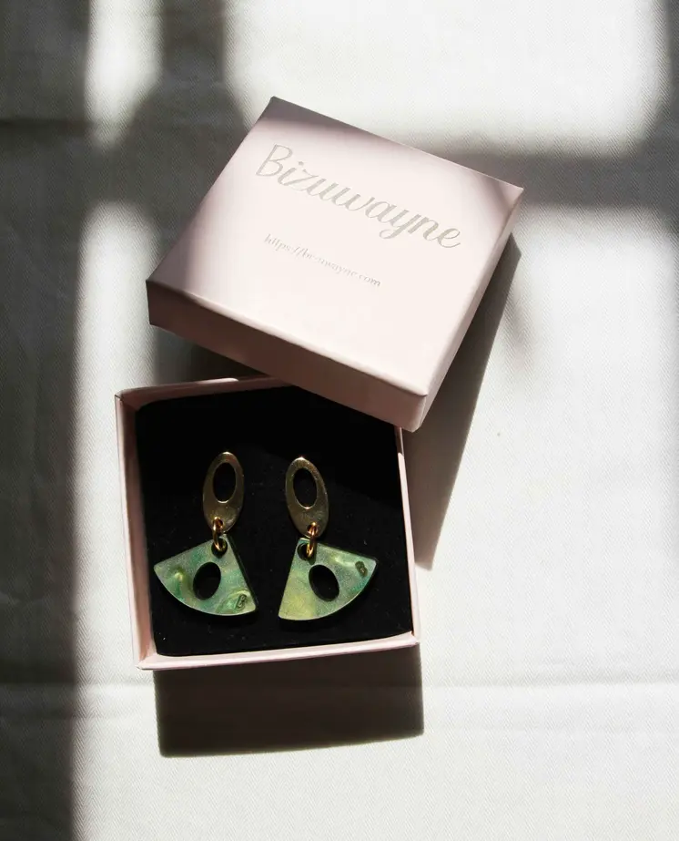 Pendientes abanico con base ovalada