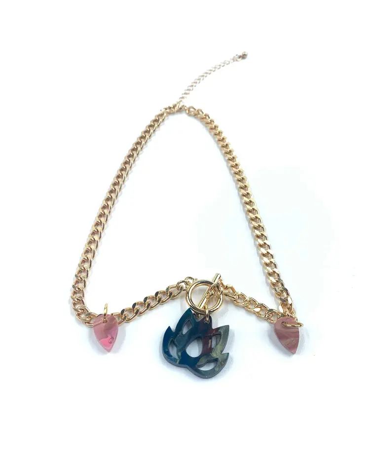 Collar FLORAL: un símbolo de fuerza y estilo en cada detalle