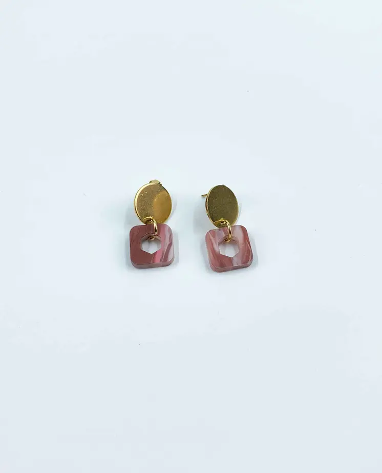 Elegancia Natural: Pendientes Colgantes en Rosa y Dorado