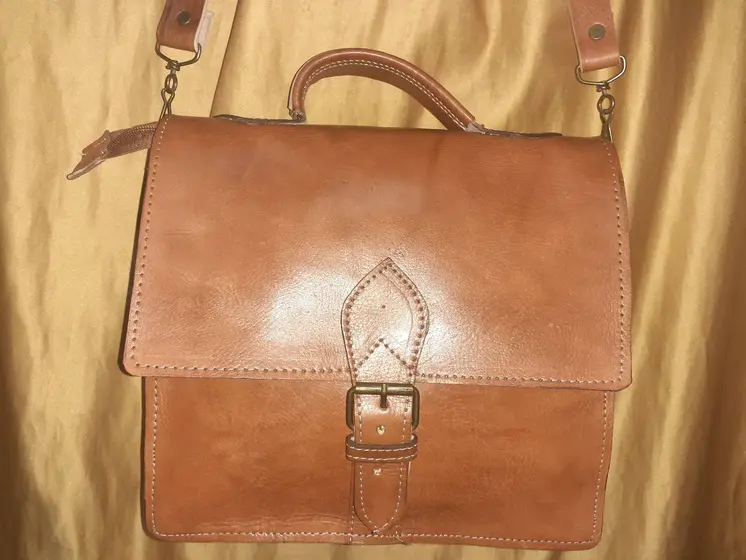 Bolso fez mariconera asa doble