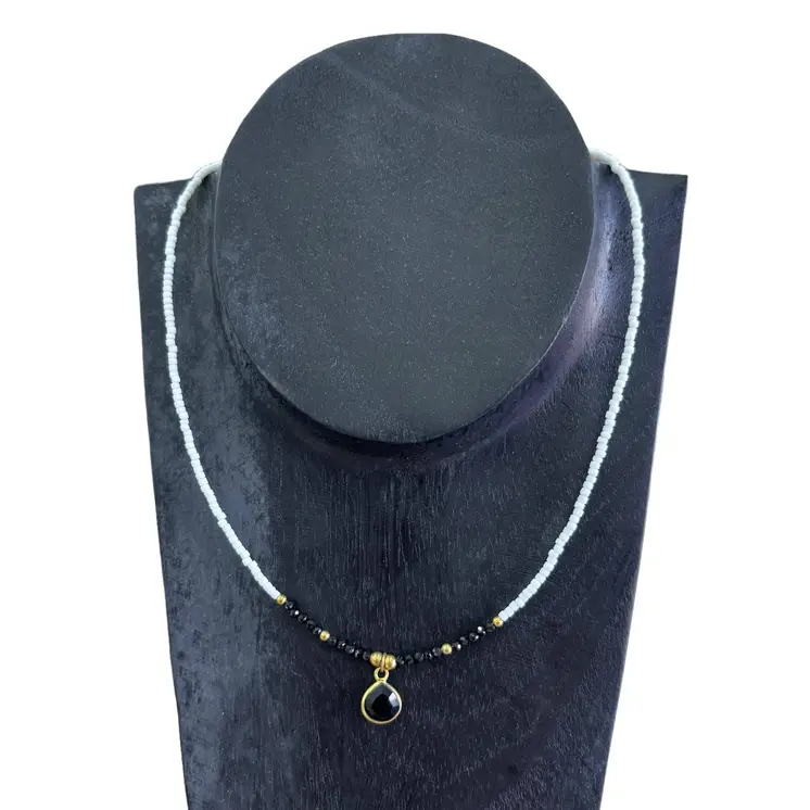 Collares de mujer de Tailandia