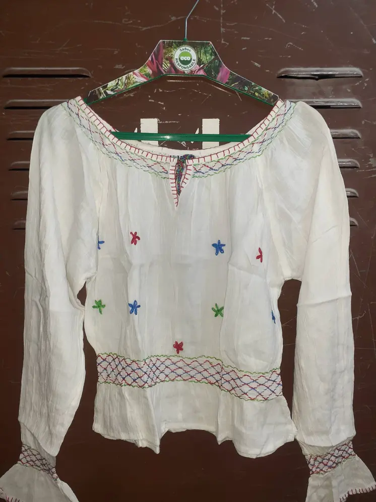 Blusa de mujer con mangas