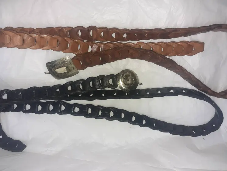 Cinturon de chapa  con hondas