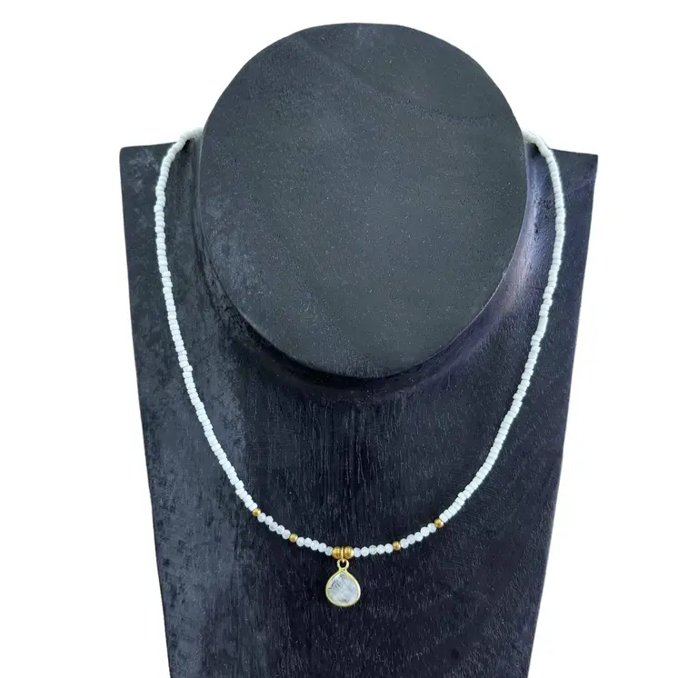 Collares de mujer de Tailandia
