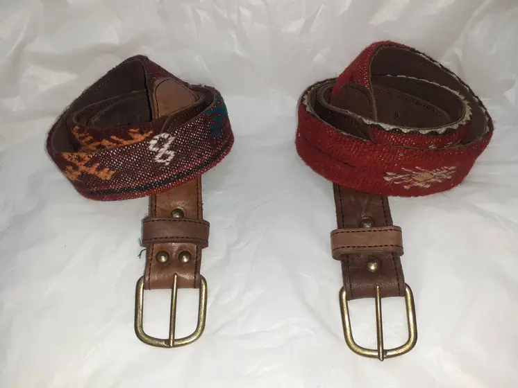 Cinturón de cuero con Kilim