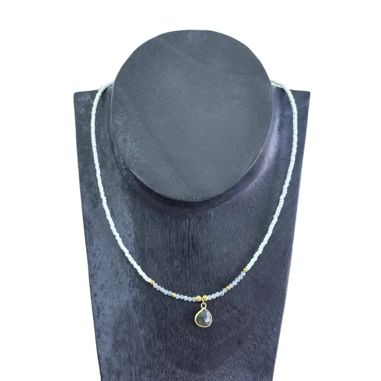 Collares de mujer de Tailandia