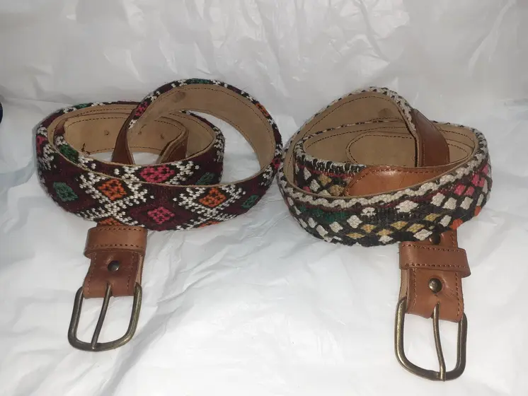 Cinturón de cuero con Kilim