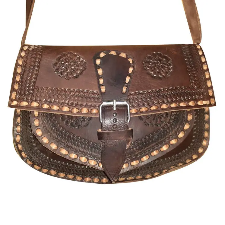 Bolso triangular hebilla